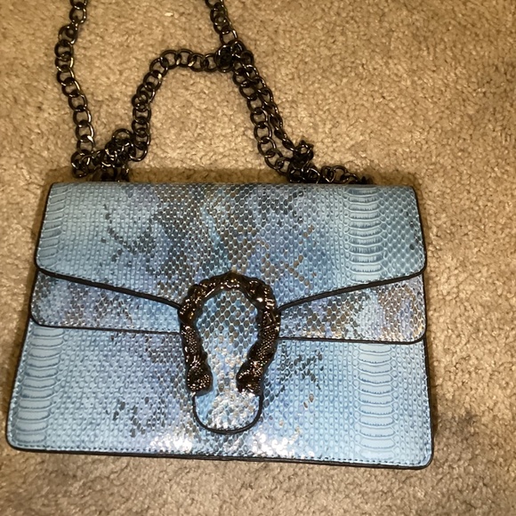Cute trendy blue snakeskin handbag - Picture 4 of 5